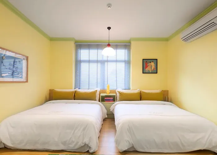 Kitsch Hotel 4*