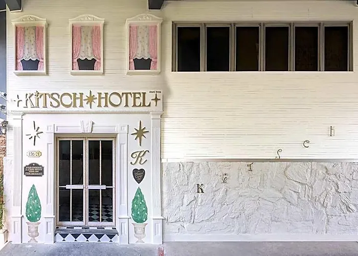 Kitsch 4*