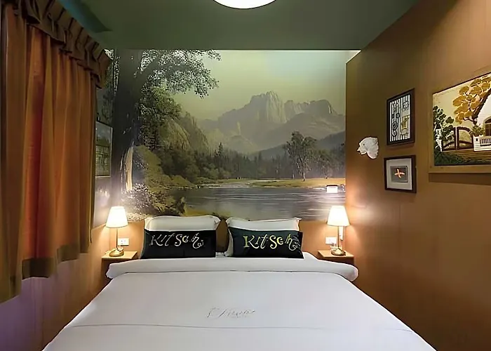 Hotel Kitsch 4*